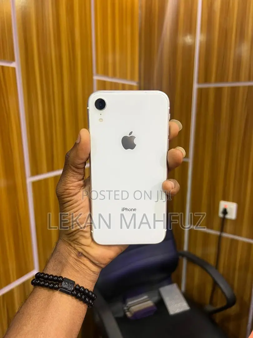 Apple iPhone XR 64 GB White