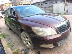 Skoda Octavia 2012 Maroon