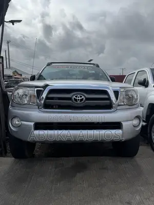 Toyota Tacoma X-Runner V6 2010 Silver