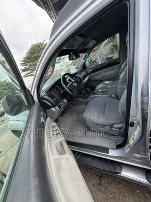 Toyota Tacoma X-Runner V6 2010 Silver