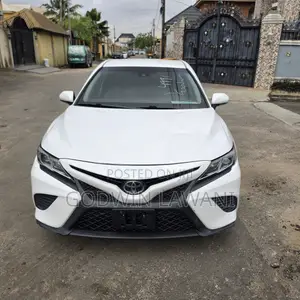 Toyota Camry 2018 White