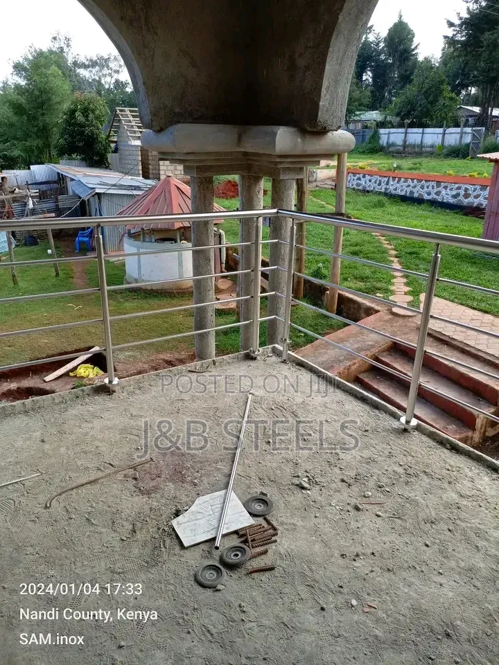 4 Parallel Line Handrail