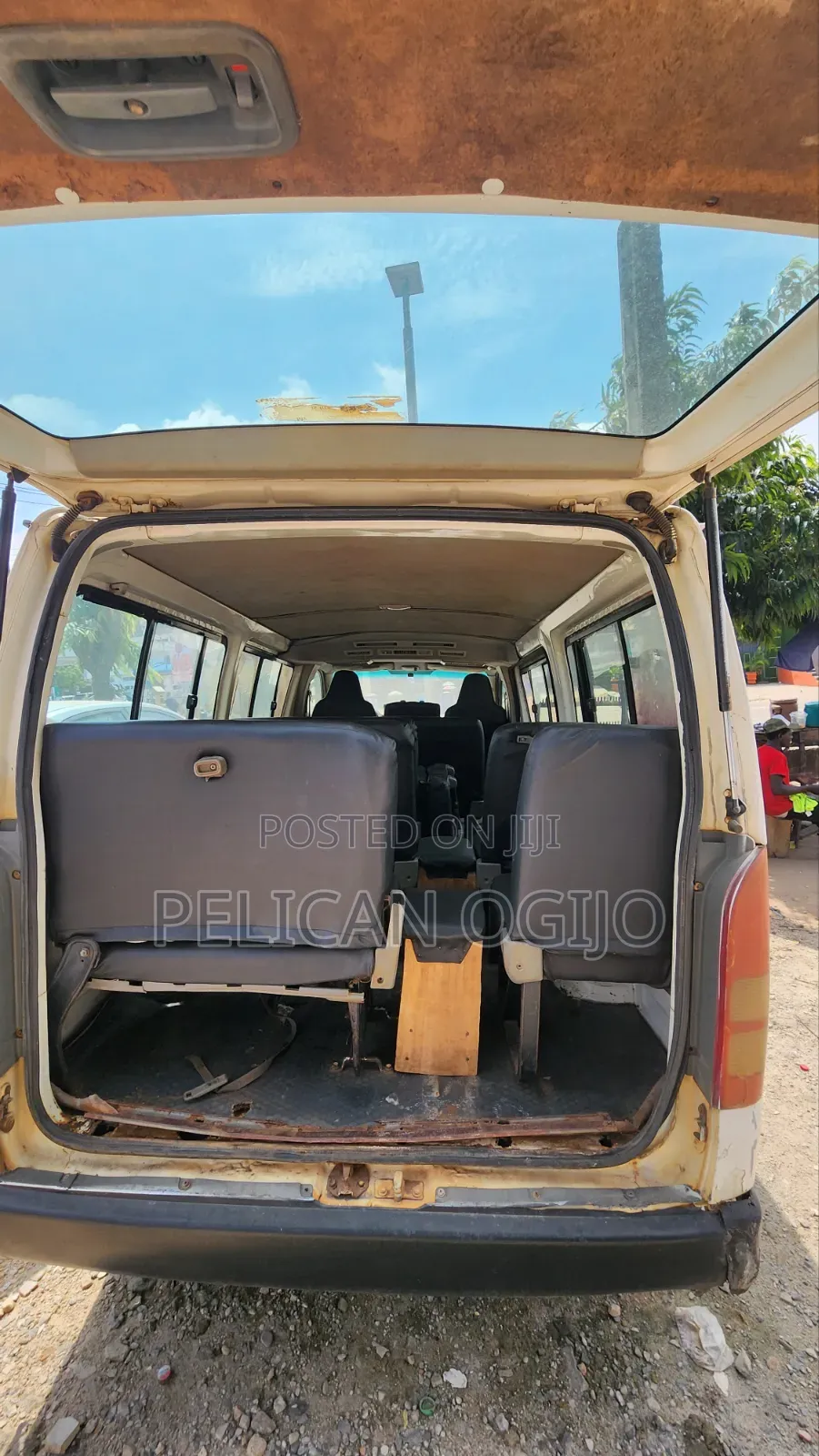 Toyota HiAce 2012 White