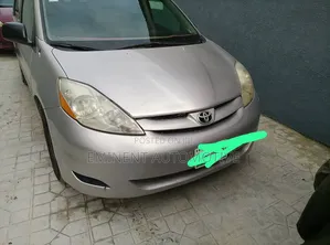 Toyota Sienna 2005 Gold