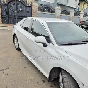 Toyota Camry 2018 White