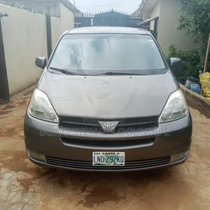 Toyota Sienna 2005