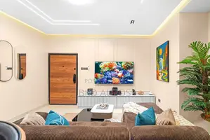 Specious 1 Bedroom Apartment With Pool