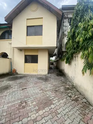 3bdrm Block of Flats in Igbo-efon for sale