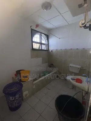 3bdrm Block of Flats in Igbo-efon for rent