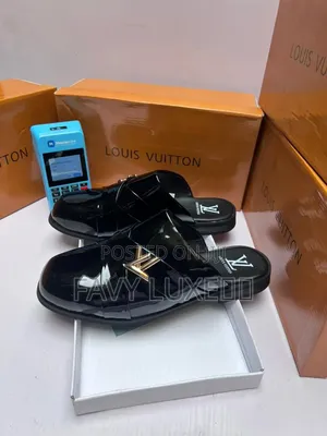 Louis Vuitton Noir Monogram v-Buckle Mule Slip-on 
