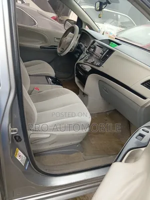 Toyota Sienna LE 7 Passenger 2012 Silver
