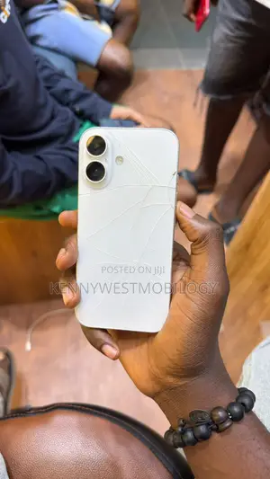 Apple iPhone 16 128 GB Silver