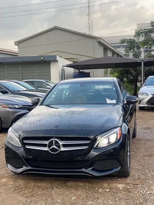 Mercedes-Benz C300 2018 Black