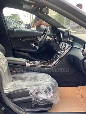 Mercedes-Benz C300 2018 Black