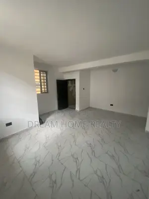2bdrm Apartment in Lekki Phase 2 for rent