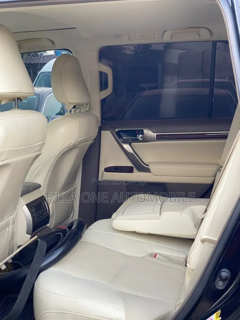 Lexus GX 460 2011 Black