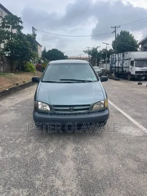 Toyota Sienna 2000 Green