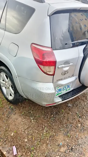 Toyota RAV4 200 4X4 2008 Silver