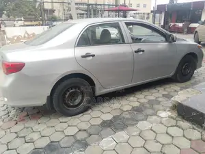 Toyota Corolla 2010 Silver