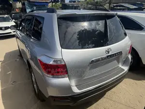 Toyota Highlander 2013 Silver