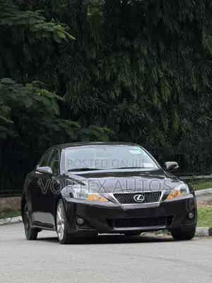 Lexus IS 250 2011 Maroon