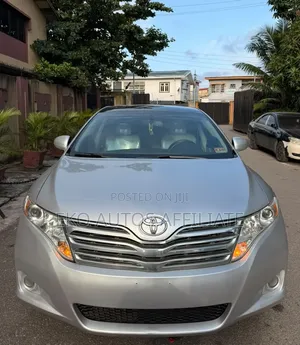 Toyota Venza 2011 Silver