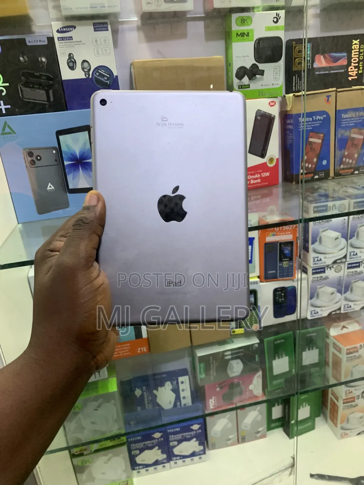 Apple iPad mini 4 32 GB Black