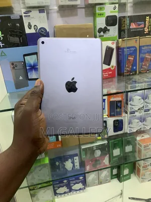 Apple iPad mini 4 32 GB Black