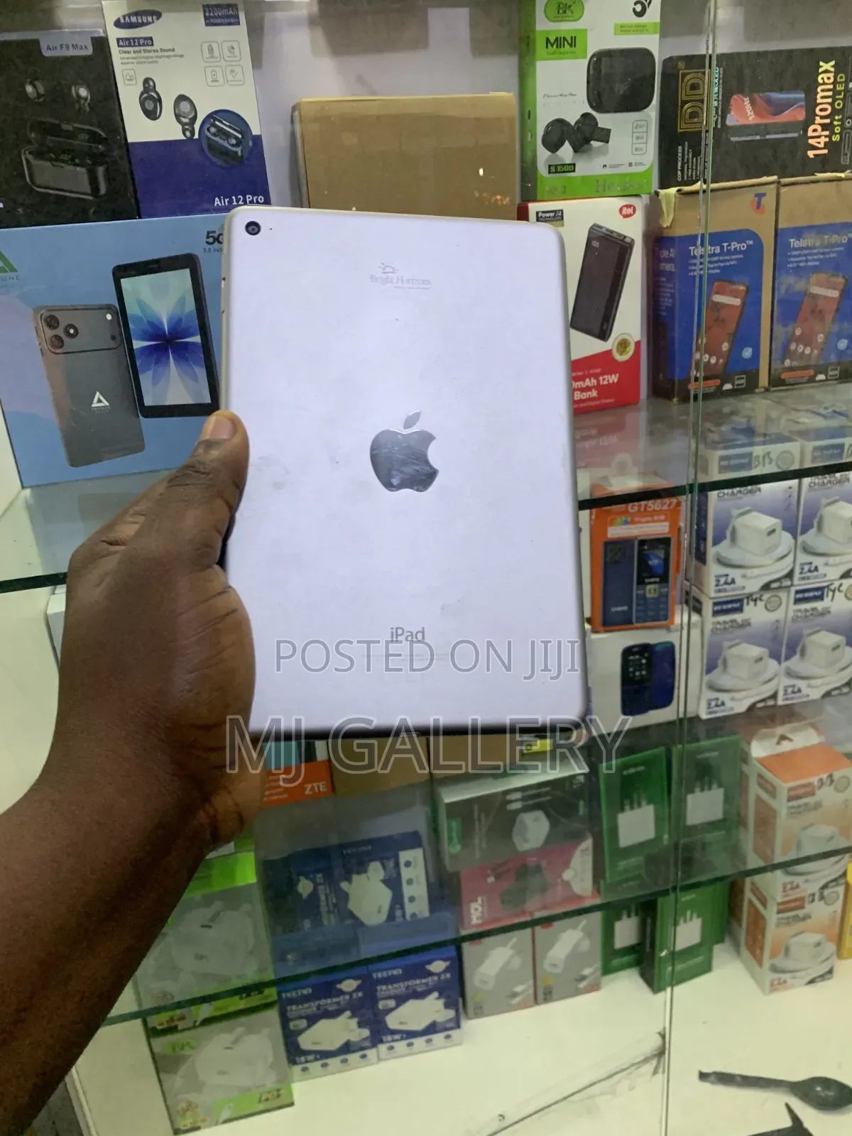 Apple iPad mini 4 32 GB Black
