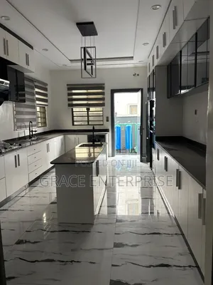 5bdrm Duplex in Fountain Spring, Sangotedo for sale