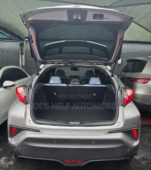 Toyota C-HR 2022 Gold
