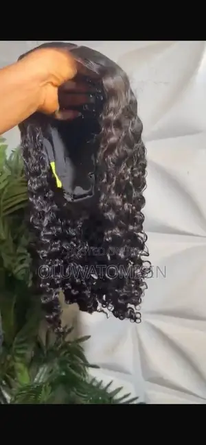 10-Inch Pixie Curls