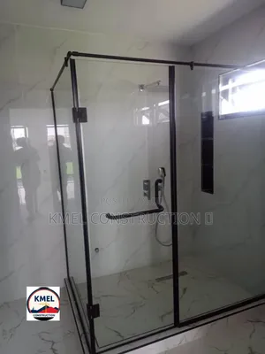 Modern Glass Shower Enclosure.