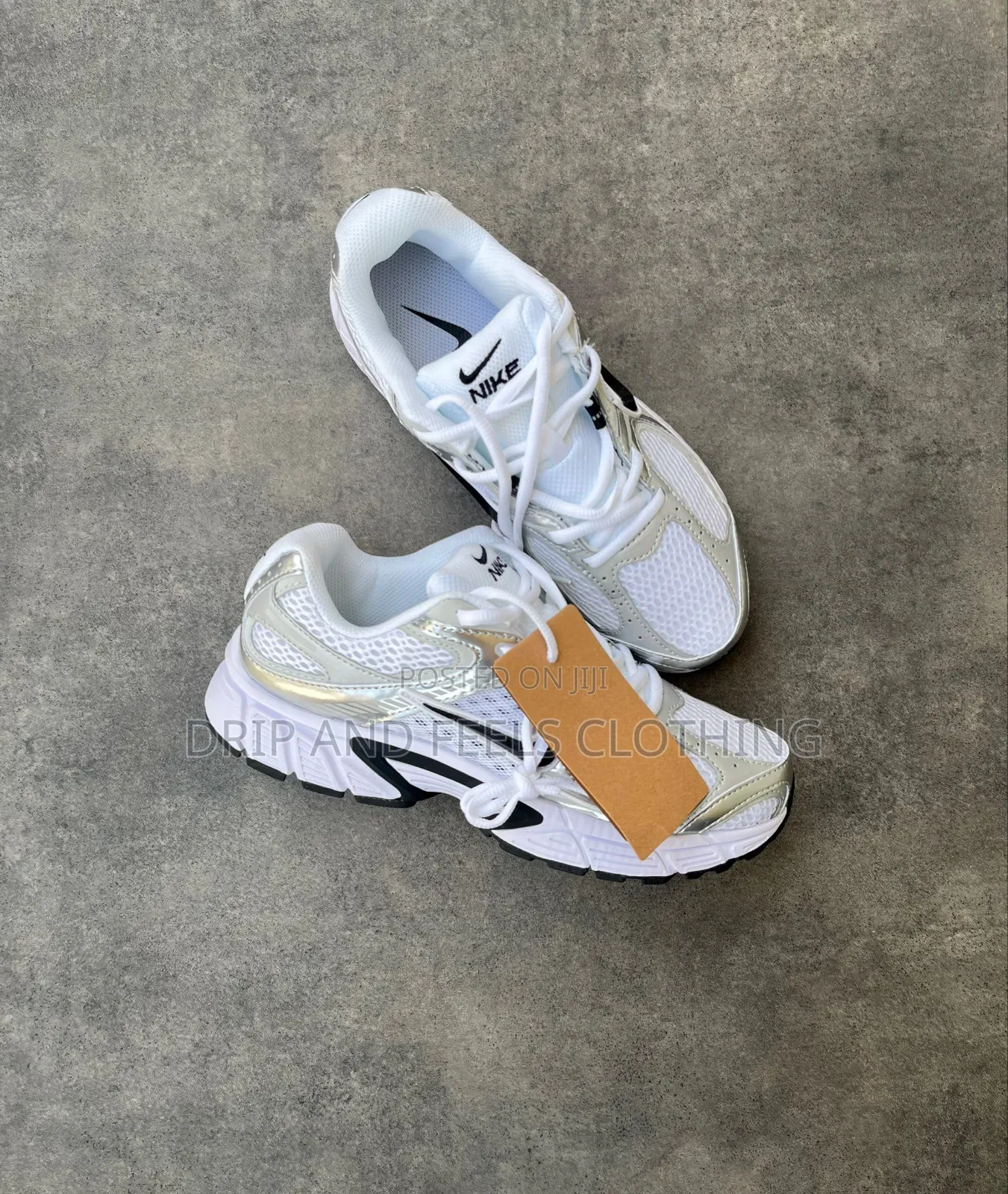 Nike V5 RNR Sneakers