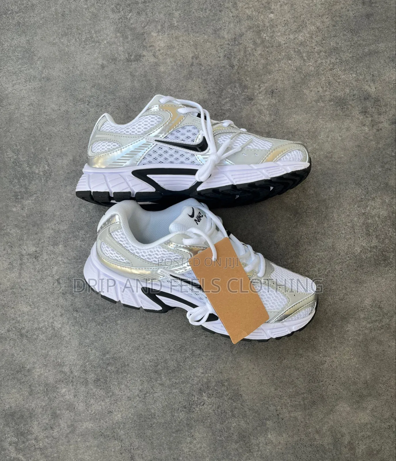 Nike V5 RNR Sneakers