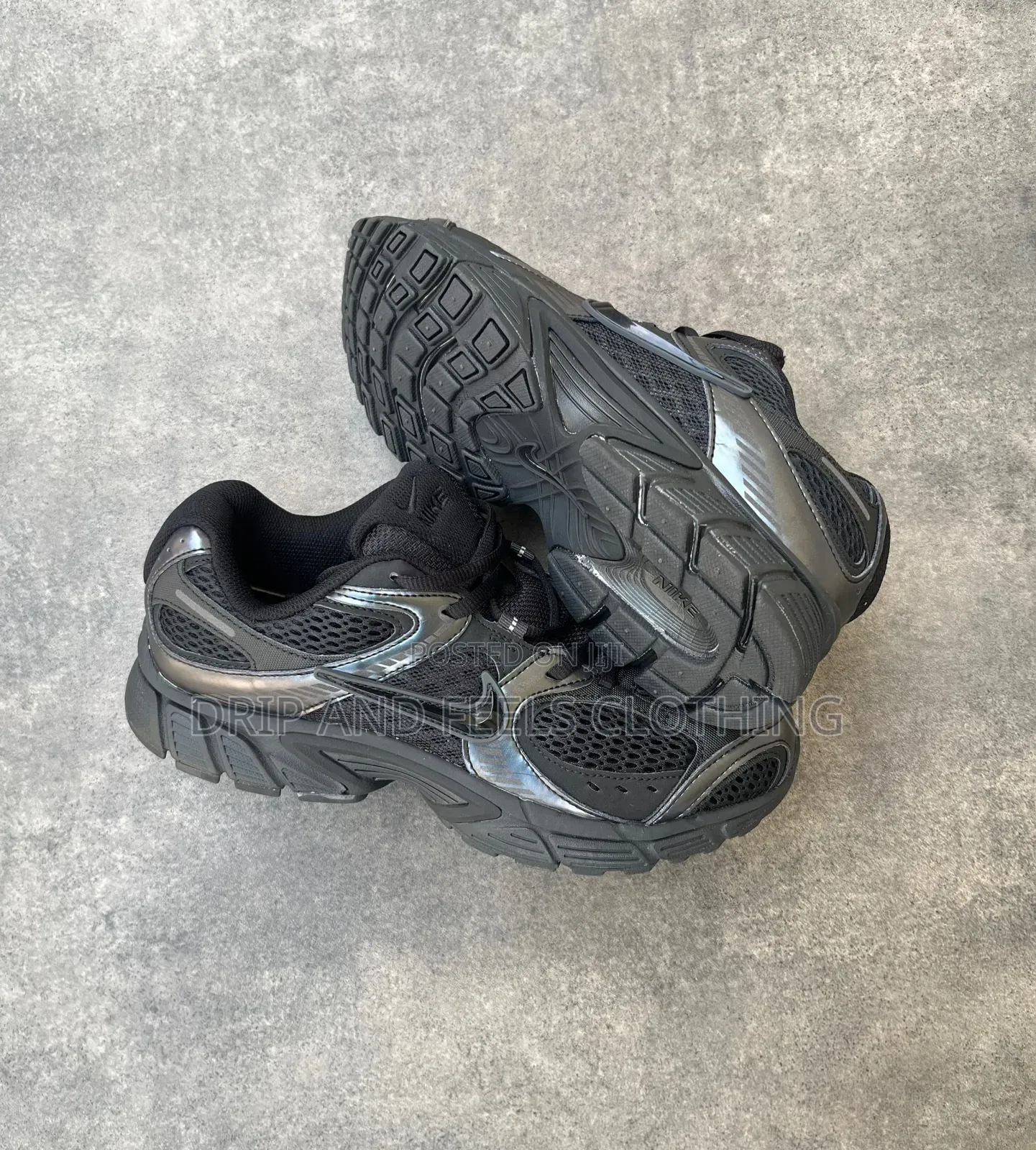 Nike V5 RNR Sneakers