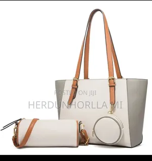 Carry by MONIQ