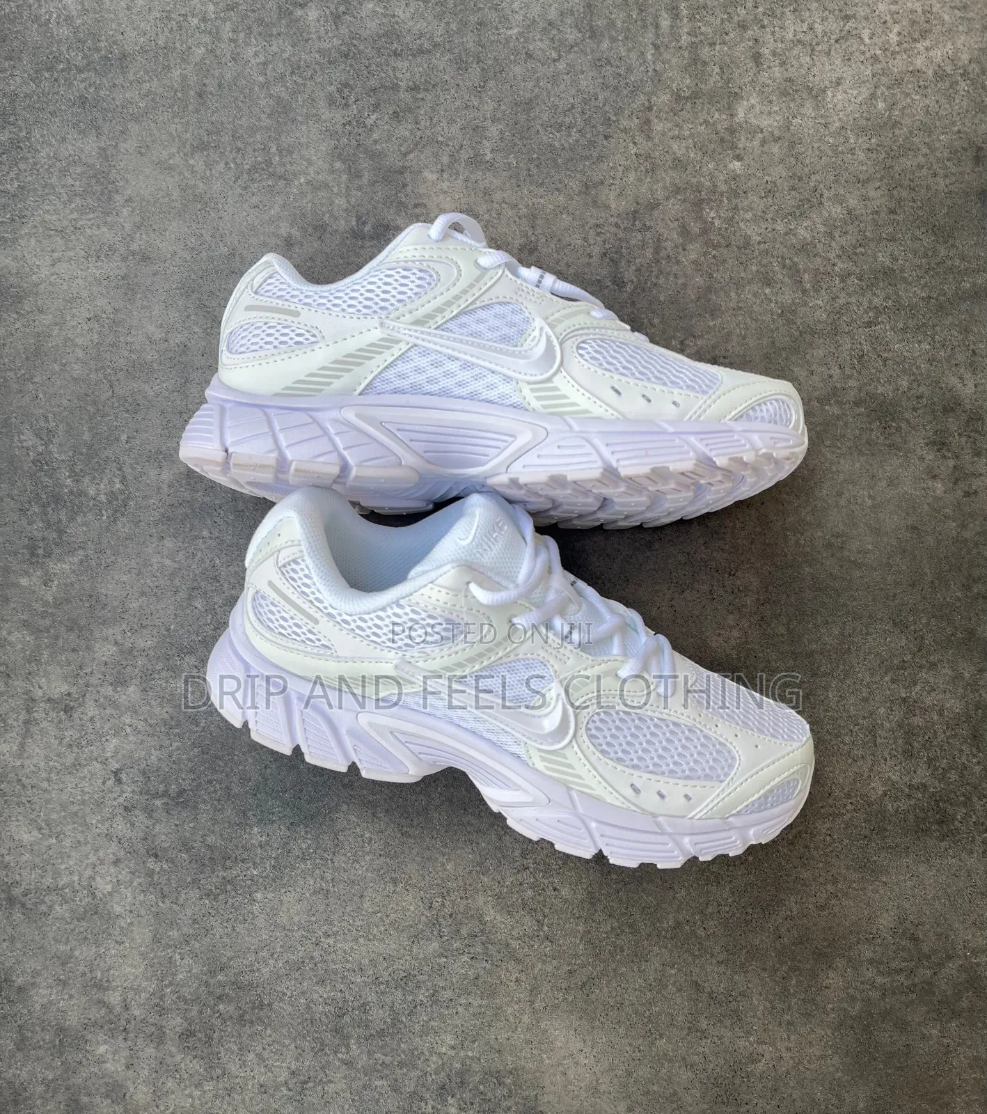 Nike V5 RNR Sneakers