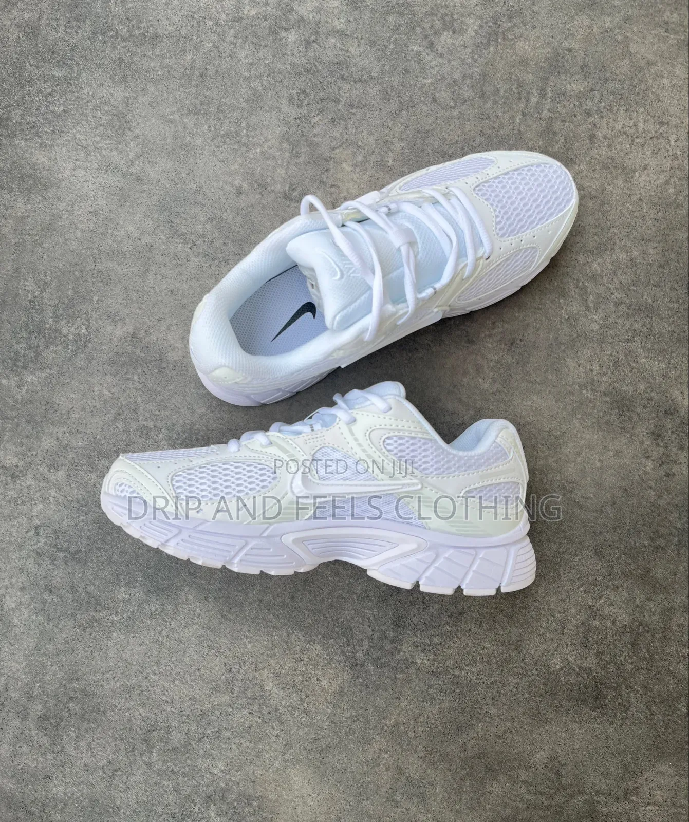 Nike V5 RNR Sneakers