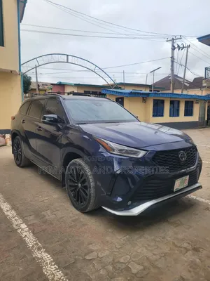 Toyota Highlander 2023 Blue
