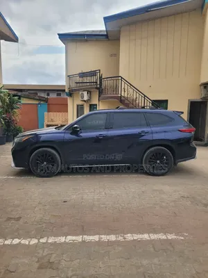 Toyota Highlander 2023 Blue