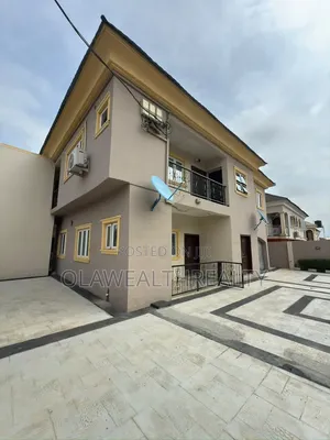 3bdrm Block of Flats in Akobo for rent