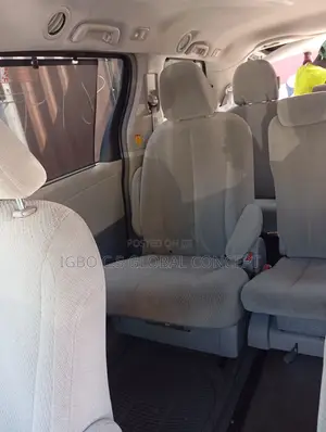 Toyota Sienna XLE AWD 7-Passenger 2013 Gray