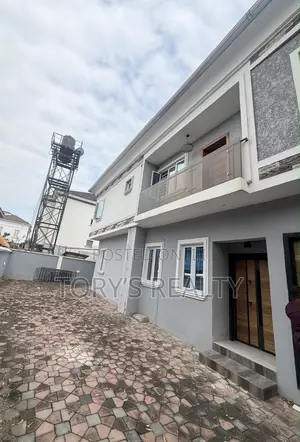3bdrm Apartment in Lekki Phase 1 for rent