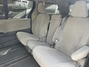 Toyota Sienna LE 8-Passenger 4dr Minivan (3.5L 6cyl 6A) 2014 Blue
