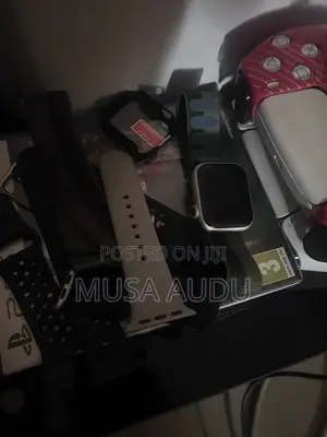 Apple Watch Series 7gps With 5 Different Original Straps