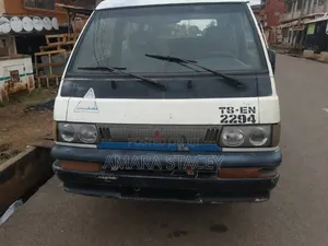 Mitsubishi L300 2005 White