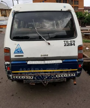 Mitsubishi L300 2005 White