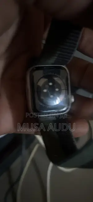 Apple Watch Series 7gps With 5 Different Original Straps