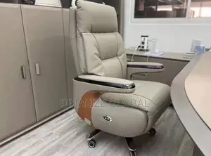 Coffer and Talk Chair